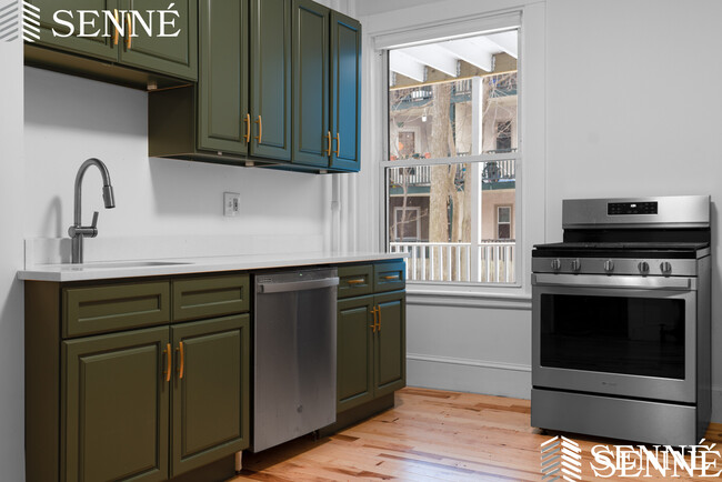 21 Trowbridge St, Unit 1A in Cambridge, MA - Building Photo - Building Photo
