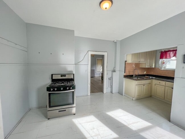 38 Sewall St in Somerville, MA - Building Photo - Building Photo