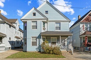 3004 Woodbridge Ave in Cleveland, OH - Building Photo