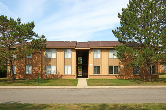 Fox Lane Apartments in Shelby Township, MI - Building Photo - Building Photo