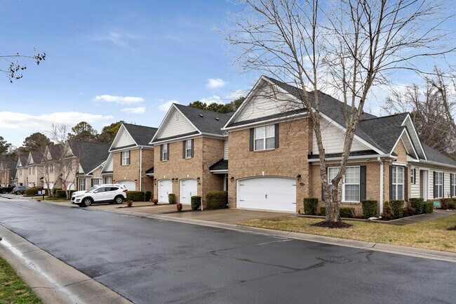 Fieldstone Glen in Virginia Beach, VA - Building Photo - Building Photo