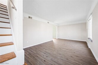 21000 Priday Ave in Euclid, OH - Building Photo - Building Photo