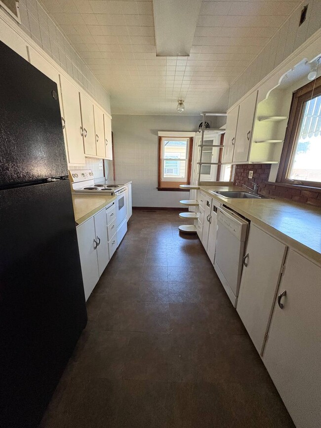 425 3rd Ave SE in Oelwein, IA - Building Photo - Building Photo
