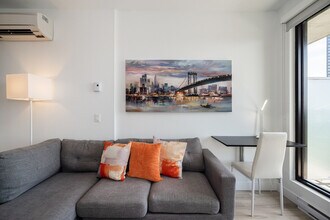 1020 Rue de la Montagne, Unit SI ID1261793P in Montréal, QC - Building Photo - Building Photo