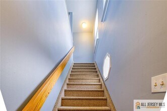 6092 Cedar Ct in Monmouth Junction, NJ - Building Photo - Building Photo