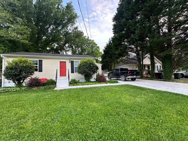 118 Drewsbury Dr in Greensboro, NC - Building Photo - Building Photo