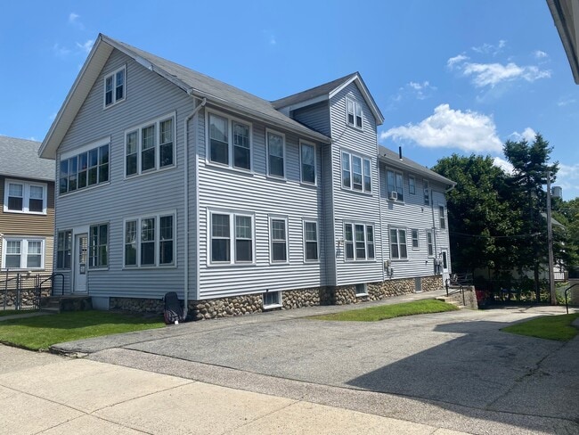 4 Ruth St, Unit 1