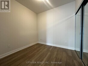 430-1430 Square One Dr in Mississauga, ON - Building Photo - Building Photo