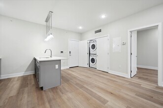 701 N 40th St, Unit #9 in Philadelphia, PA - Building Photo - Building Photo