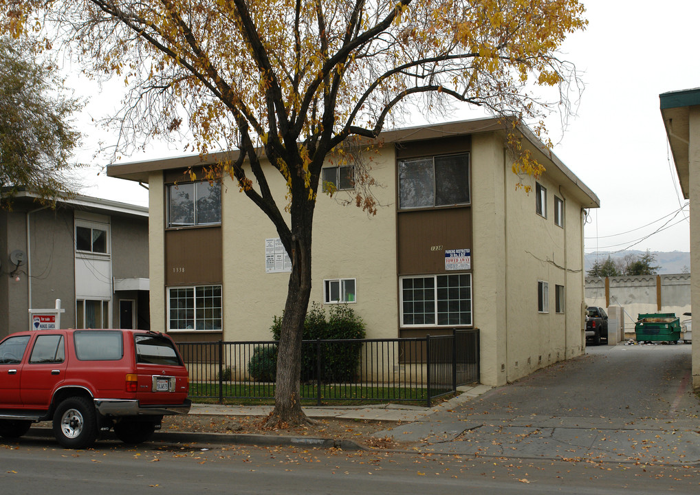 1338 Crucero Dr in San Jose, CA - Foto de edificio