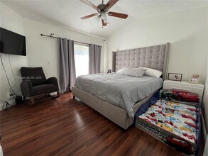 2810 River Run Cir E in Miramar, FL - Building Photo - Building Photo