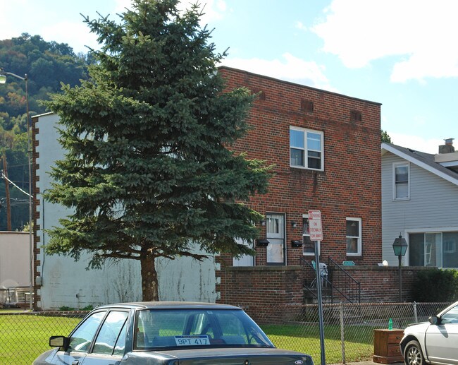 5119 Venable Ave SE in Charleston, WV - Building Photo - Building Photo