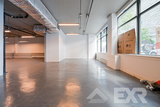 349 Kent Ave in Brooklyn, NY - Building Photo - Interior Photo