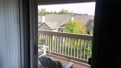 239 Legends Creek Way, Unit 310 in Indianapolis, IN - Building Photo - Building Photo