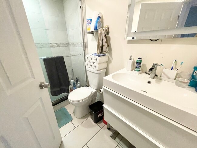 275 Dorchester St, Unit 1 in Boston, MA - Building Photo - Building Photo