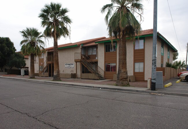 Erin Place in Phoenix, AZ - Building Photo - Building Photo