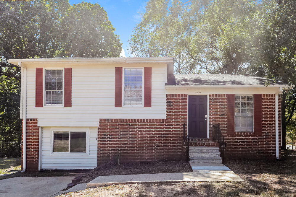 1325 Turf Dr in Center Point, AL - Building Photo