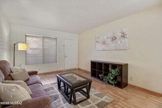 55 N Cherry Ave in Tucson, AZ - Building Photo - Building Photo