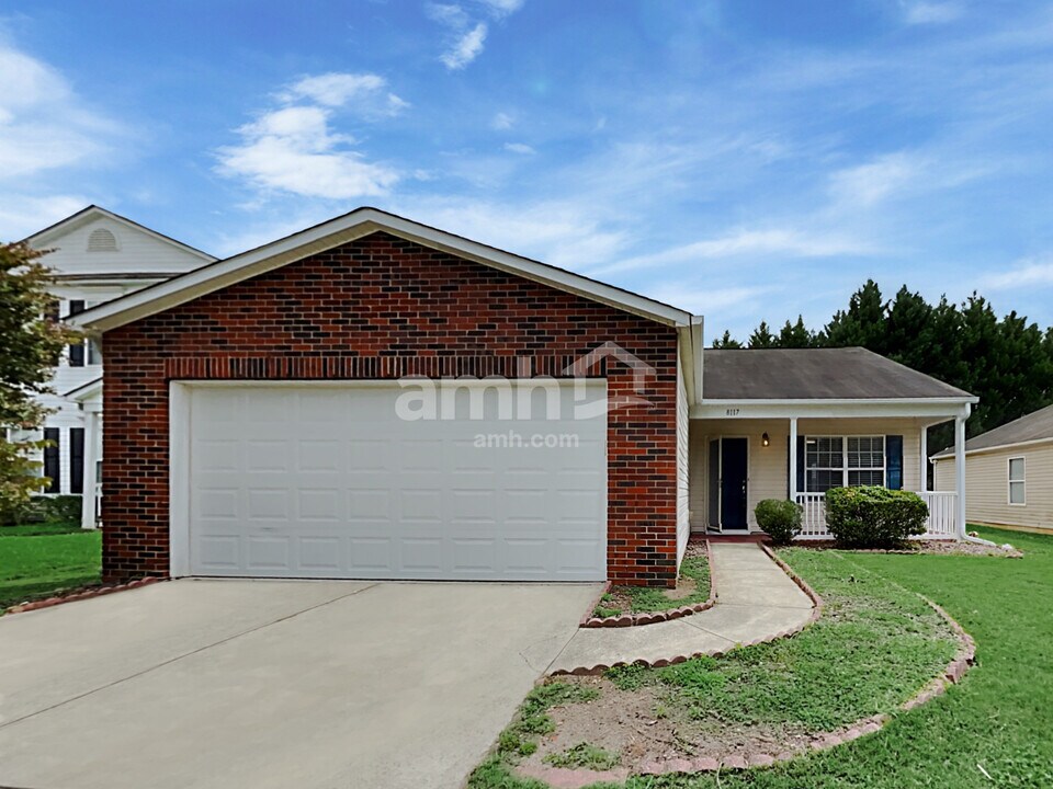 8117 Rosberg Ln in Charlotte, NC - Foto de edificio