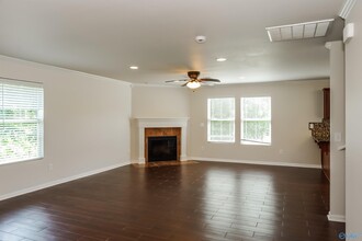 184 Olympia Dr in Meridianville, AL - Foto de edificio - Building Photo