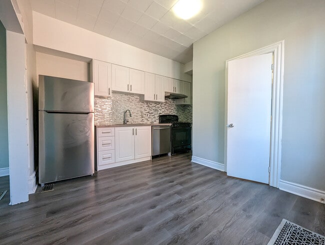 property at 159 Victoria St N