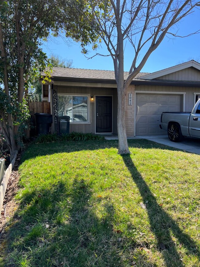 property at 1040-1042 Clinton Rd
