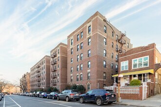 1702 Carroll St in Brooklyn, NY - Foto de edificio - Building Photo