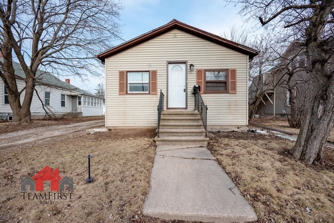 property at 505 Racine St