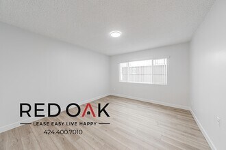 18545 Clark St in Los Angeles, CA - Building Photo - Building Photo