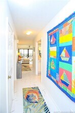 2040 NE Ocean Blvd in Stuart, FL - Foto de edificio - Building Photo