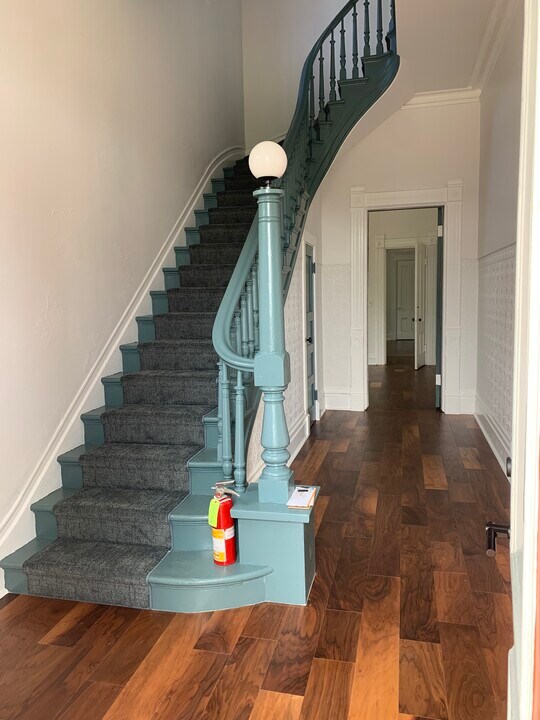 1014 16th St in Oakland, CA - Building Photo