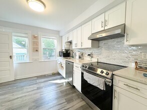27 Shirley St in Lexington, MA - Building Photo - Building Photo