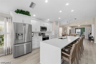 10020 Horse Creek Rd in Ft. Myers, FL - Building Photo
