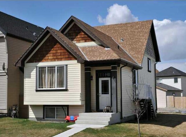 356 Copperstone Grove SE in Calgary, AB - Building Photo