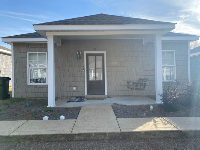 221 Keystone Dr in Oxford, MS - Building Photo - Building Photo