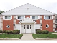 1719 Grove St, Unit 23 in Glenview, IL - Foto de edificio - Building Photo