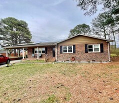 1341 Devonshire Ct in Suffolk, VA - Building Photo