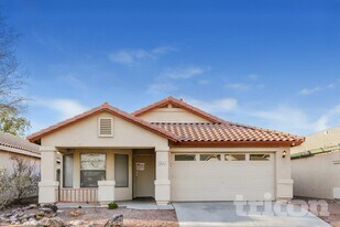 8126 S Jenna Ln, Unit 432 in Phoenix, AZ - Building Photo