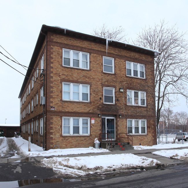 118 W Castle St in Syracuse, NY - Foto de edificio - Building Photo