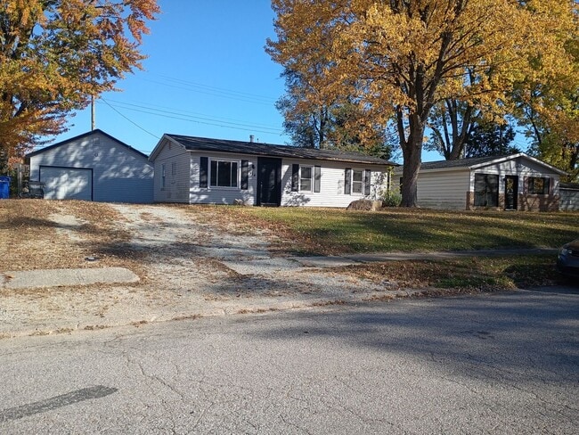 5114 Kickapoo Dr in Kokomo, IN - Building Photo - Building Photo
