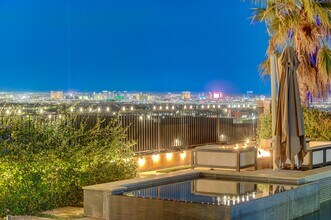 799 Glistening Lgt Ct in Henderson, NV - Building Photo - Building Photo