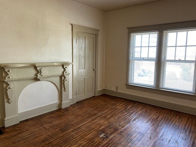 305 N 4th St, Unit 305 12