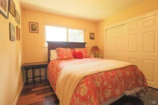 6600 Guerneville Rd in Sebastopol, CA - Building Photo