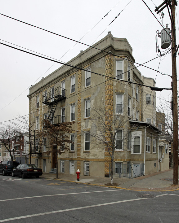 1701 Central Ave in Union City, NJ - Building Photo