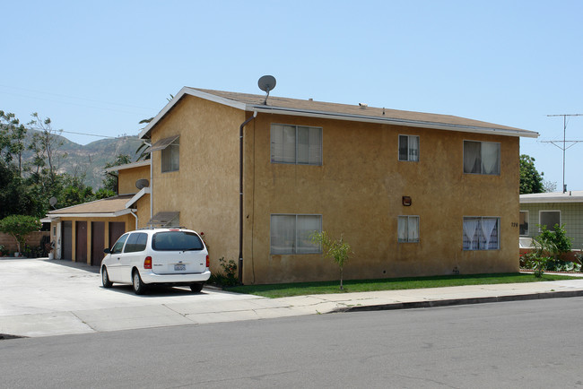 726 Yale St in Santa Paula, CA - Building Photo - Building Photo