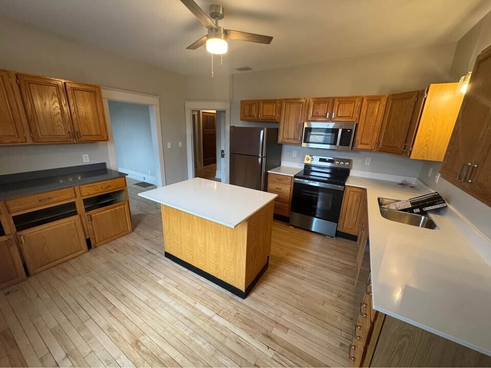 241 Belgrade Ave, Unit 241.5 in North Mankato, MN - Building Photo