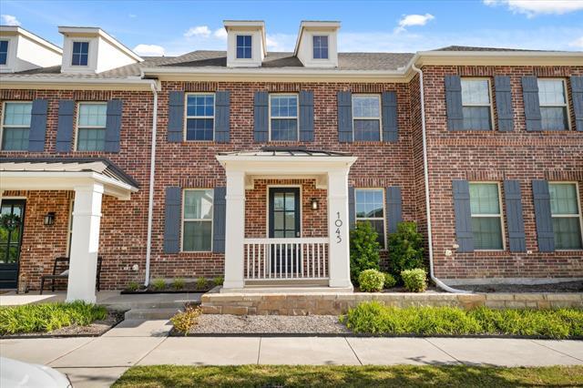 1045 Thomas Pl in Carrollton, TX - Building Photo
