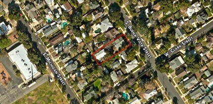 230 S Buena Vista St in Redlands, CA - Foto de edificio - Building Photo