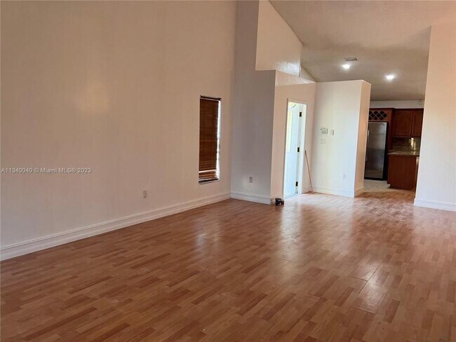 18645 NW 45th Ave in Miami Gardens, FL - Building Photo - Building Photo