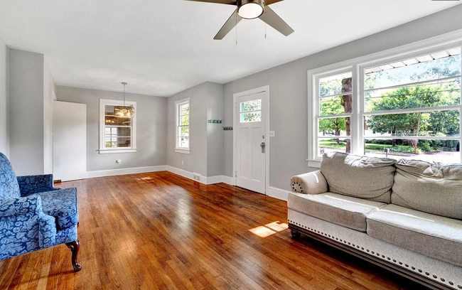 34 Mayfair Ln in Greenville, SC - Foto de edificio - Building Photo